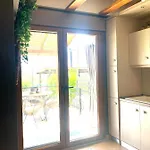 Terra Homes 펜션 아스프로발타